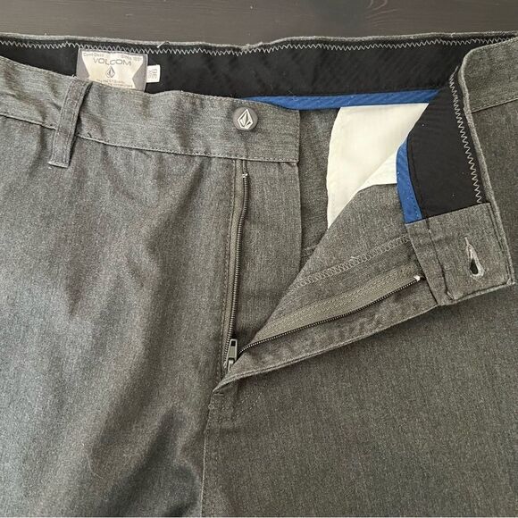 Volcom Pants Mens Size 36 Dark Gray Chino Straight Leg Flat Front Casual - Picture 9 of 16